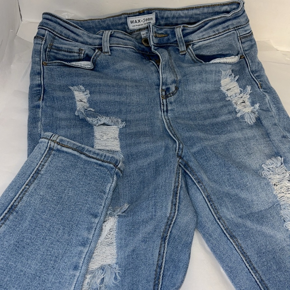 Wax Jean Women's Juniors Classic High Rise Capri Jeans (9 Light Denim) 25”inseam - Picture 2 of 7